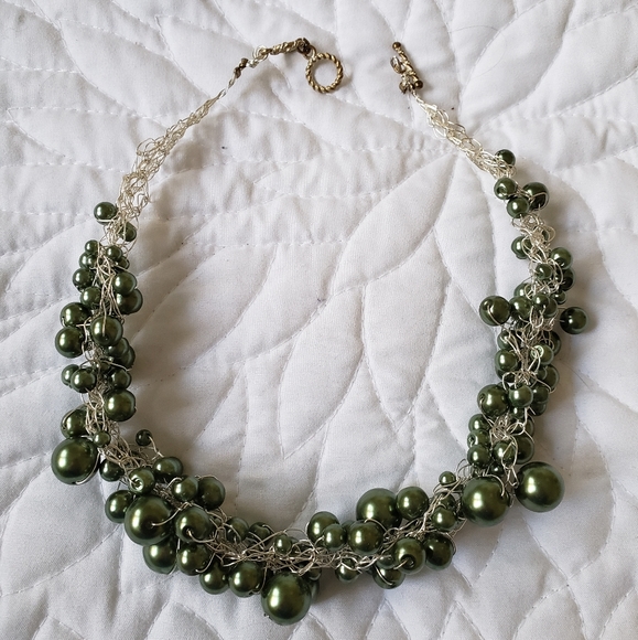 Unique Faux-Pearl Necklace - Picture 3 of 7